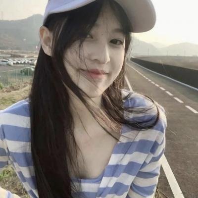 伴游女王